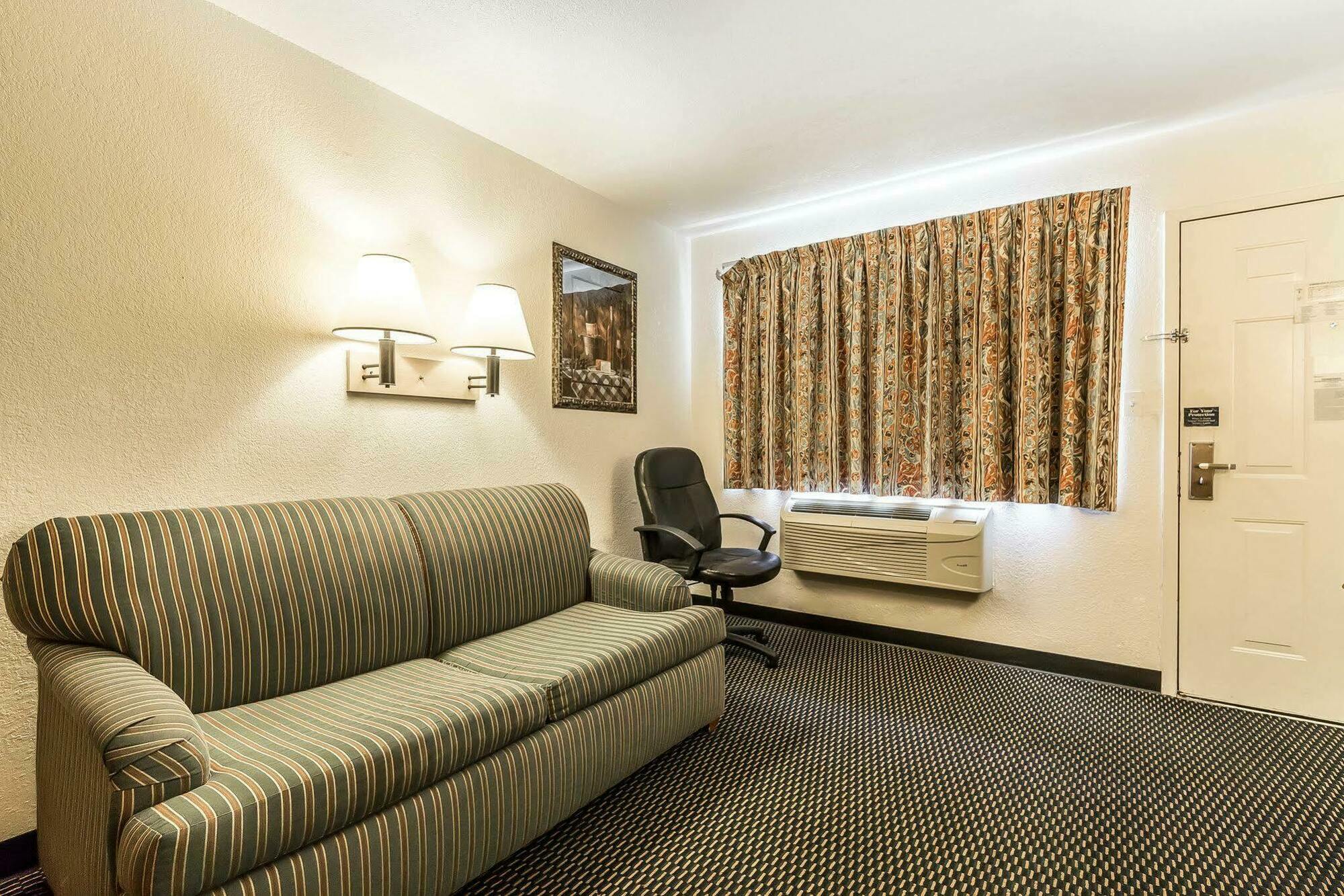 Rodeway Inn נאשוויל מראה חיצוני תמונה